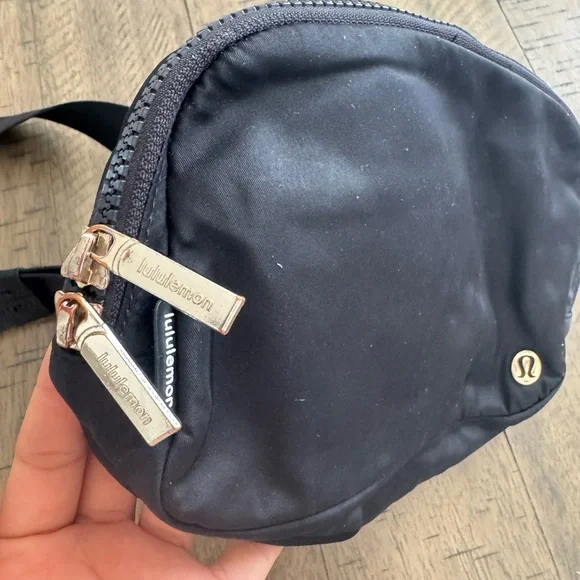 lululemon athletica Black Crossbody Bag - Picture 5 of 10